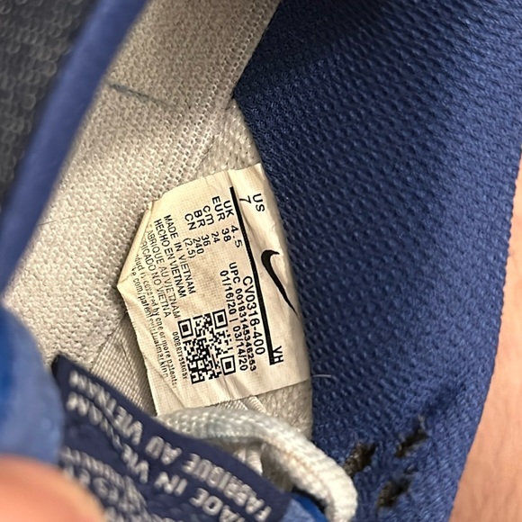 Nike SB distressed blue denim design💙 Only work a couple times, BRAND NEW! - Picture 4 of 4